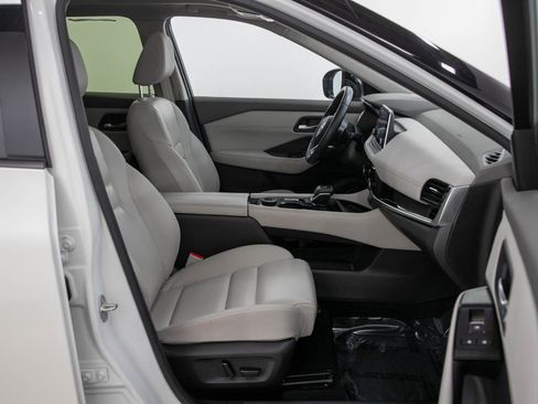 Used 2023 Nissan Rogue SL AWD/4WD image 11