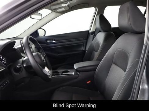 Used 2025 Nissan Altima 2.5 SV FWD image 7