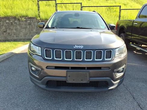 Used 2018 Jeep Compass Latitude w/ Popular Equipment Group AWD/4WD image 12