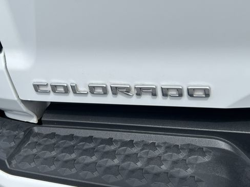 Used 2023 Chevrolet Colorado LT w/ LT Convenience Package AWD/4WD image 8