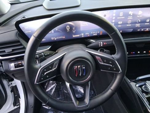 Used 2024 Buick Envision Preferred image 19