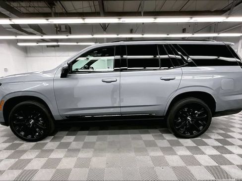 Used 2025 Cadillac Escalade Sport Platinum w/ LPO, ONYX Package AWD/4WD image 15