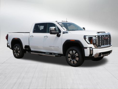 New 2026 GMC Sierra 3500 Denali w/ Denali Reserve Package AWD/4WD image 7