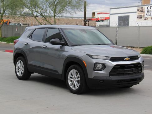 Used 2023 Chevrolet TrailBlazer LS image 3