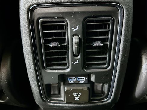 Used 2019 Jeep Grand Cherokee Limited image 28