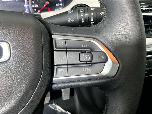 Used 2025 Jeep Compass Limited AWD/4WD image 19