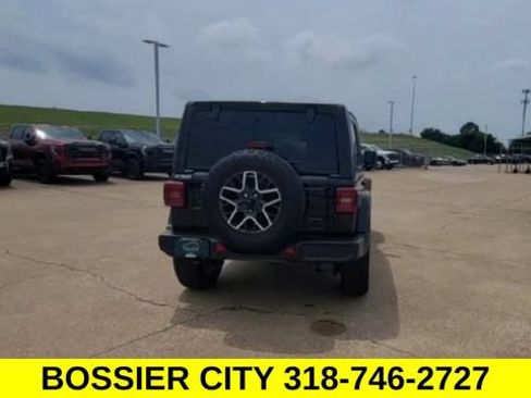 Used 2024 Jeep Wrangler Unlimited Sahara w/ Safety Group AWD/4WD image 8