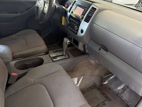 Used 2018 Nissan Frontier SV AWD/4WD image 15