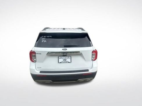 Used 2021 Ford Explorer XLT w/ Equipment Group 202A RWD image 4
