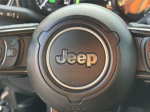 Used 2025 Jeep Wrangler Rubicon w/ Safety Group image 25