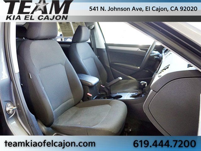 Used 2016 Volkswagen Passat 1.8T S FWD image 13