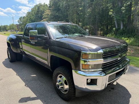 Used 2015 Chevrolet Silverado 3500 LTZ w/ Duramax Plus Package AWD/4WD image 4