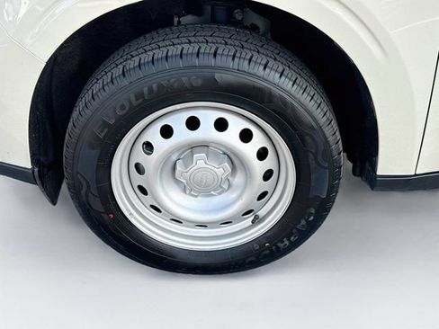 Certified 2025 Ford Maverick XL FWD image 37
