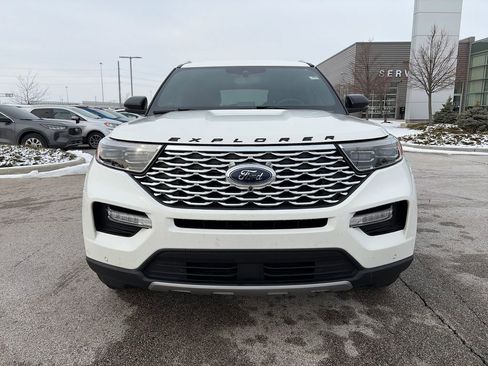 Used 2022 Ford Explorer Platinum image 2