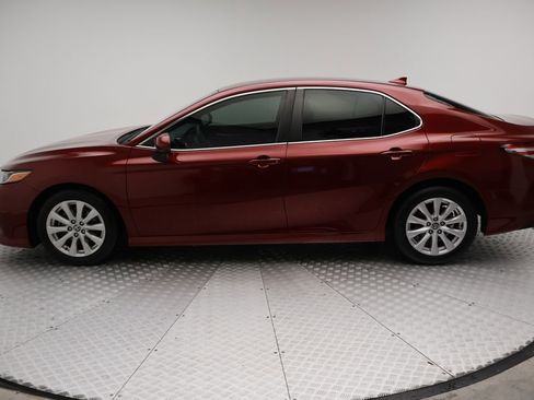 Used 2020 Toyota Camry LE image 12