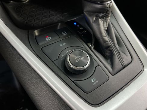 Used 2024 Toyota RAV4 AWD Hybrid image 36