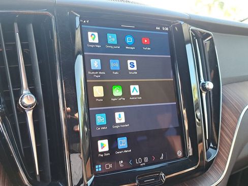 Used 2022 Volvo XC60 B5 Momentum w/ Advanced Package image 24