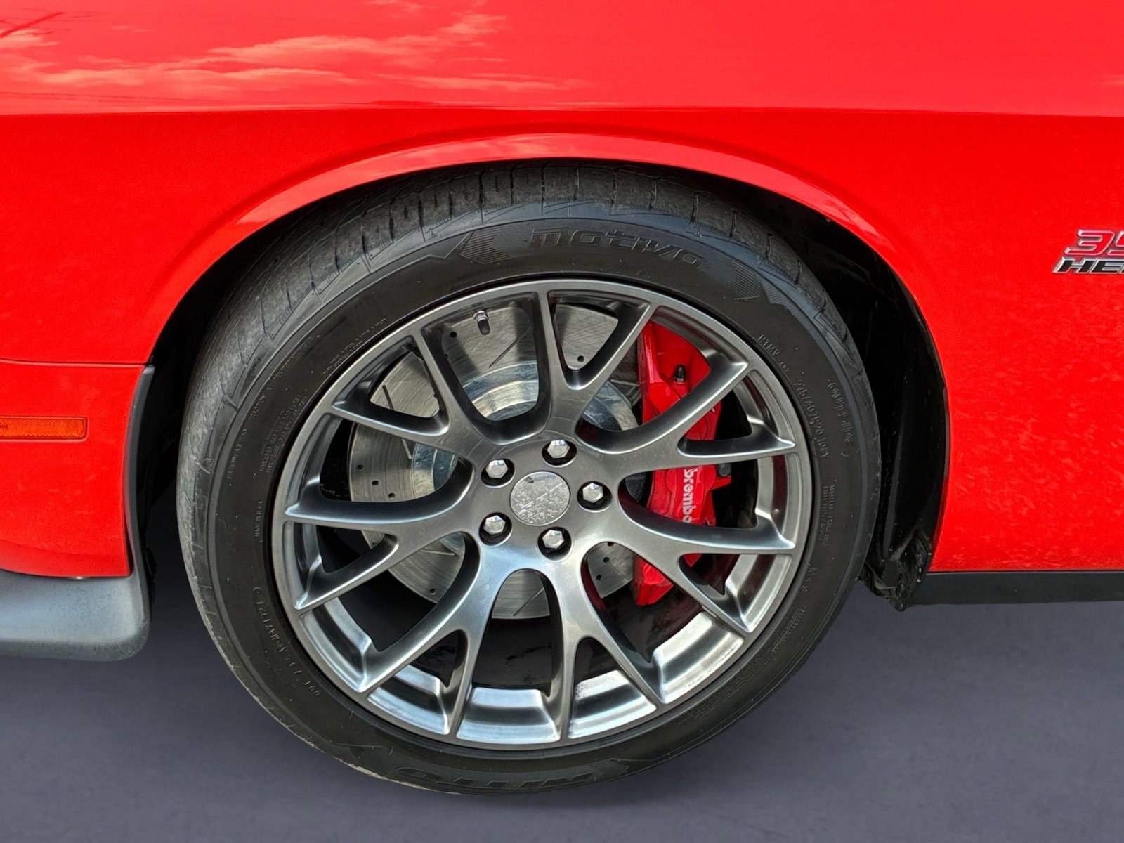 Used 2016 Dodge Challenger SRT RWD image 8