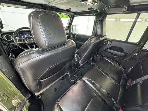 Used 2023 Jeep Wrangler Unlimited Sahara w/ Cold Weather Group AWD/4WD image 22