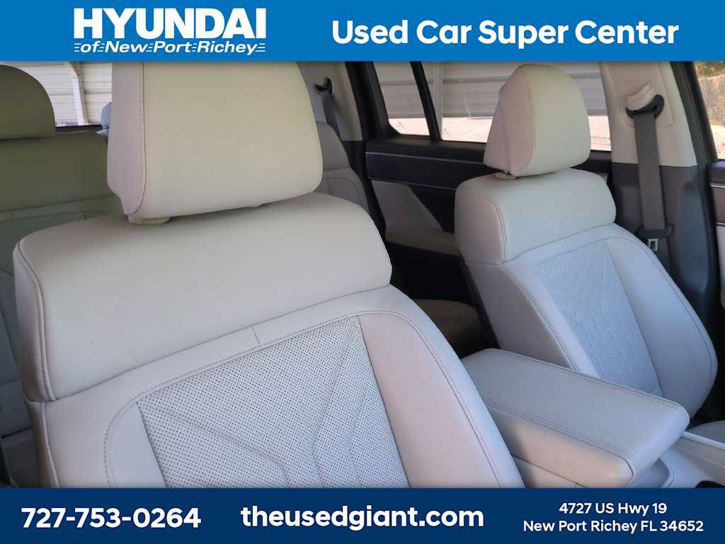 Used 2025 Hyundai Santa Fe SEL FWD image 6