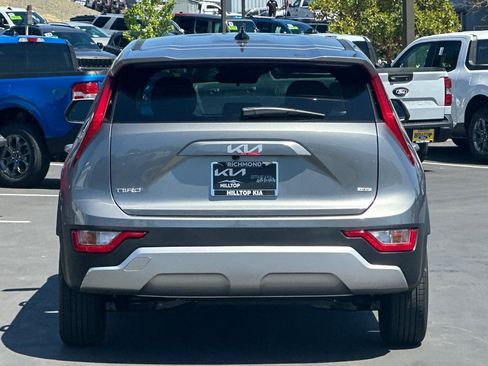 New 2026 Kia Niro LX image 5