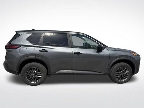 Used 2023 Nissan Rogue S FWD image 18
