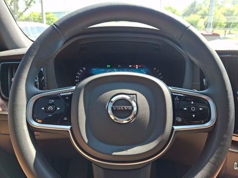 Certified 2023 Volvo XC60 B5 Ultimate w/ Climate Package AWD/4WD image 21
