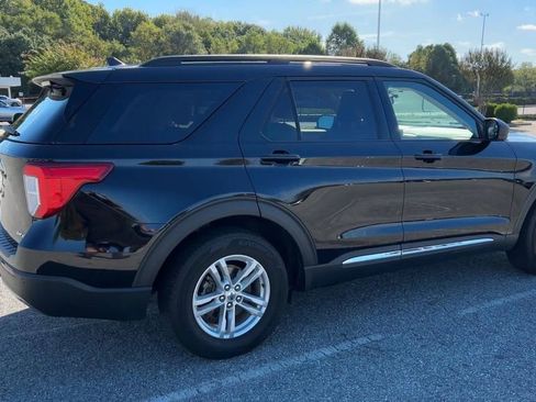 Used 2022 Ford Explorer XLT w/ Equipment Group 202A image 3
