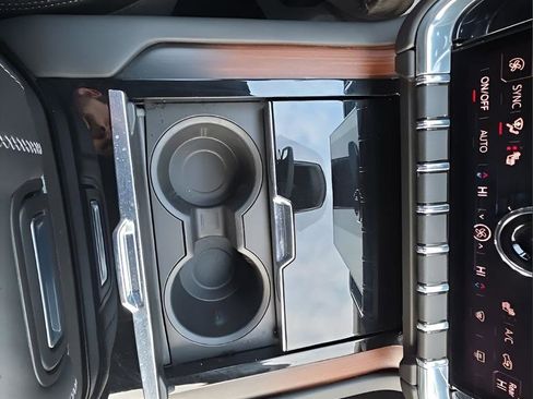 Used 2025 GMC Yukon Denali image 25