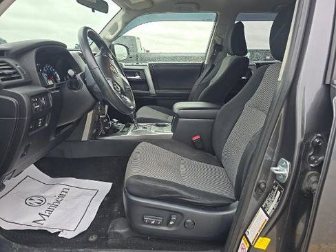 Used 2016 Toyota 4Runner SR5 AWD/4WD image 3