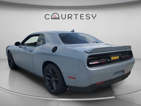 Used 2022 Dodge Challenger R/T w/ Performance Handling Group image 2
