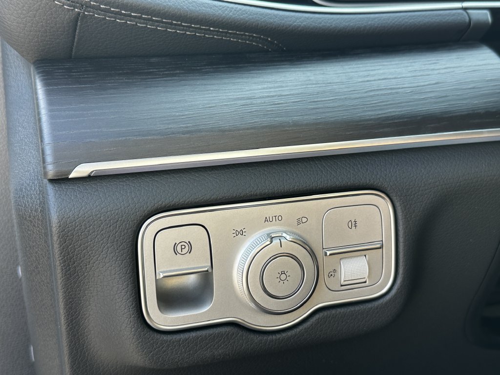 New 2026 Mercedes-Benz GLS 450 4MATIC image 35