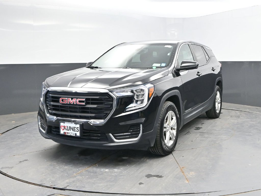 Used 2024 GMC Terrain SLE AWD/4WD image 3