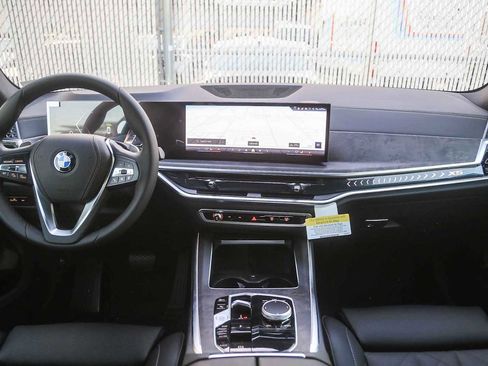 New 2026 BMW X5 sDrive40i image 9