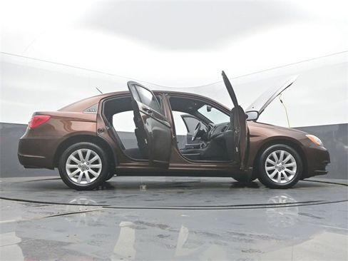 Used 2012 Chrysler 200 Touring image 60
