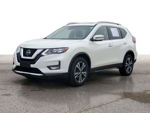 Used 2019 Nissan Rogue SV AWD/4WD image 2