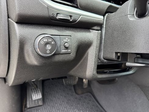 Used 2014 Chevrolet Traverse LT FWD image 21