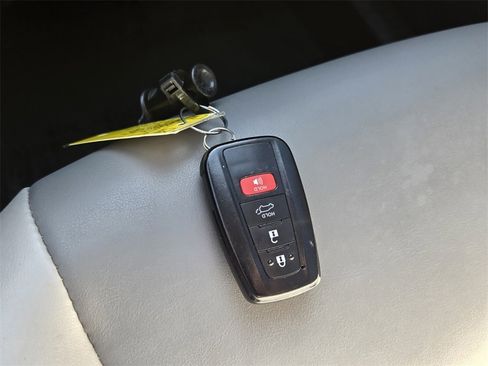 Used 2024 Toyota RAV4 XLE Premium image 22