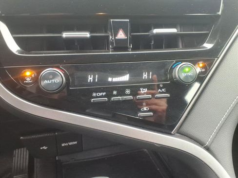 Used 2023 Toyota Camry SE image 18