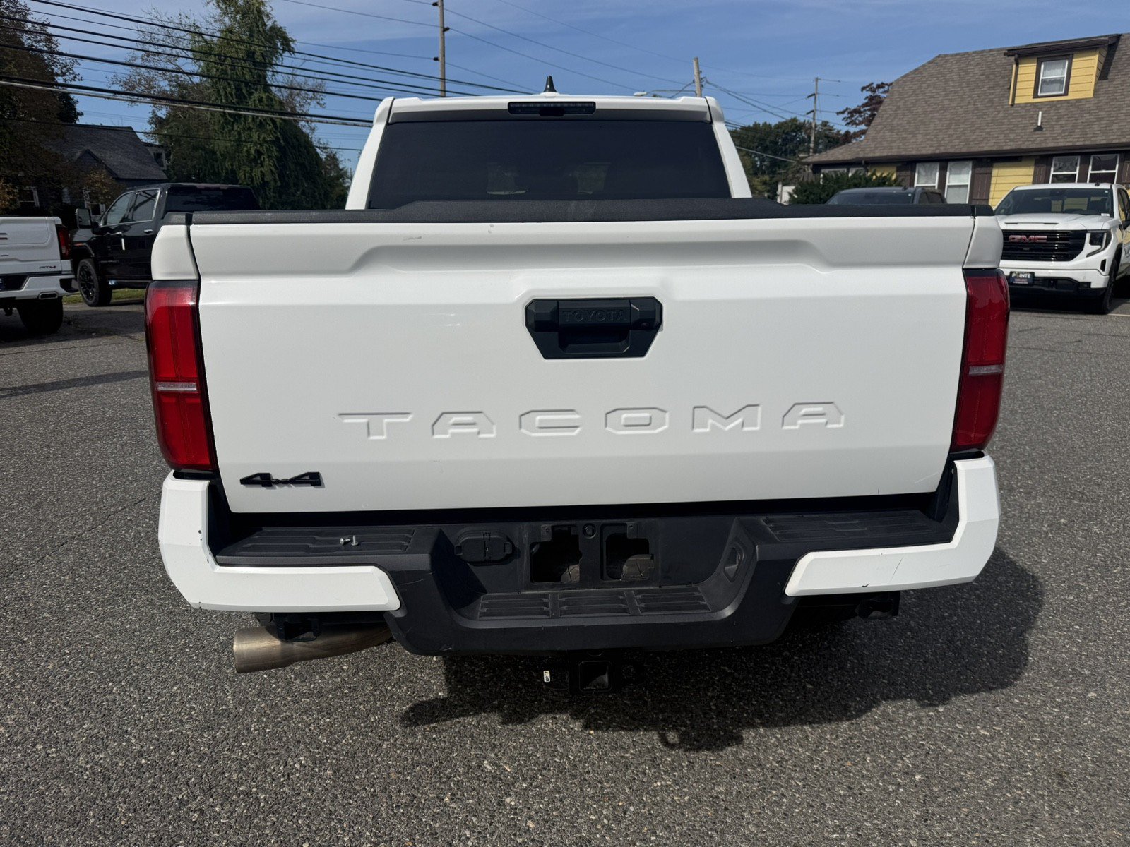 Used 2025 Toyota Tacoma TRD Off-Road AWD/4WD image 4