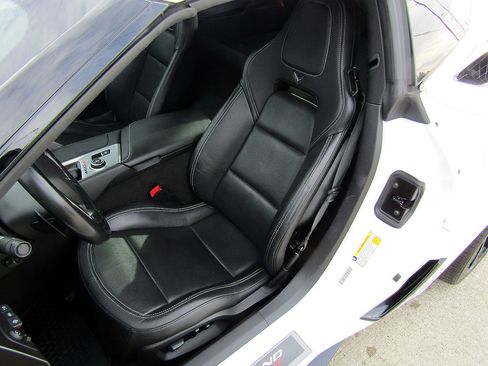 Used 2019 Chevrolet Corvette Grand Sport image 9