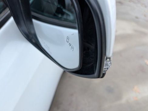 Used 2023 Toyota RAV4 Limited image 32