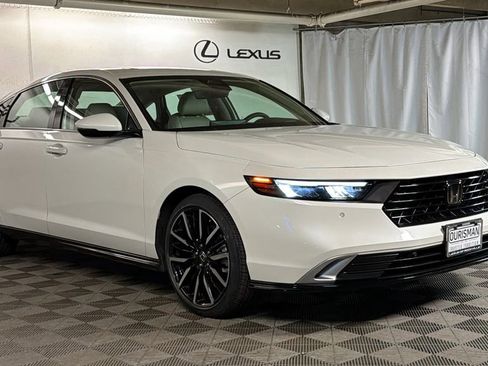Used 2024 Honda Accord Touring image 1