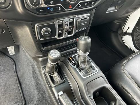 Used 2023 Jeep Wrangler Unlimited Sahara AWD/4WD image 27