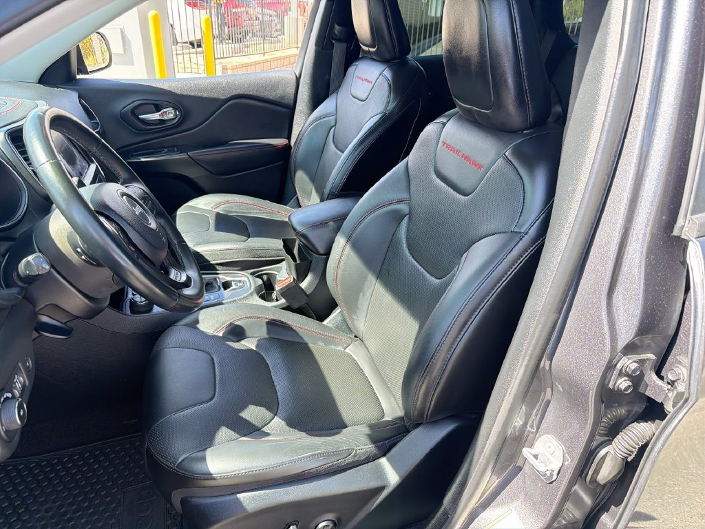 Certified 2019 Jeep Cherokee Trailhawk AWD/4WD image 14