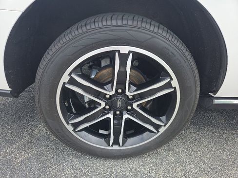 Used 2019 Ford Expedition Limited w/ Special Edition Package RWD image 19