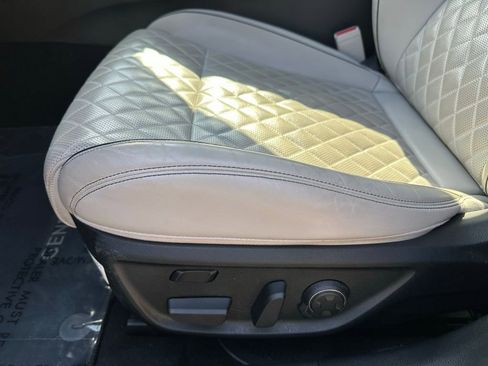 Used 2023 Genesis G70 3.3T w/ Sport Prestige Package image 30