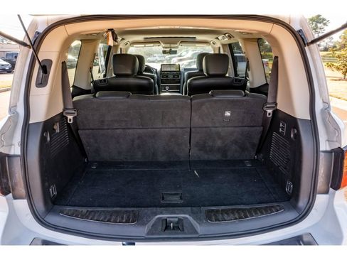 Used 2024 INFINITI QX80 Luxe image 16
