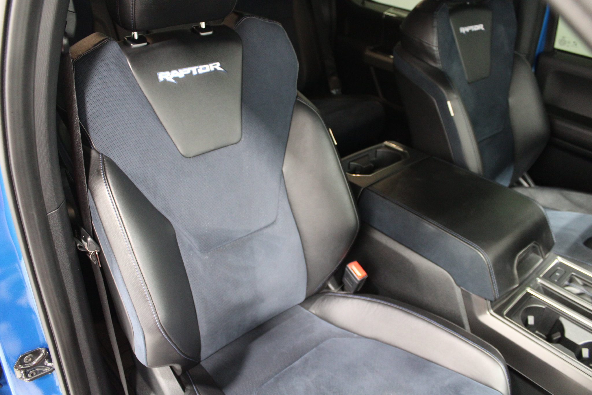 Used 2019 Ford F150 Raptor w/ Equipment Group 802A Luxury AWD/4WD image 28