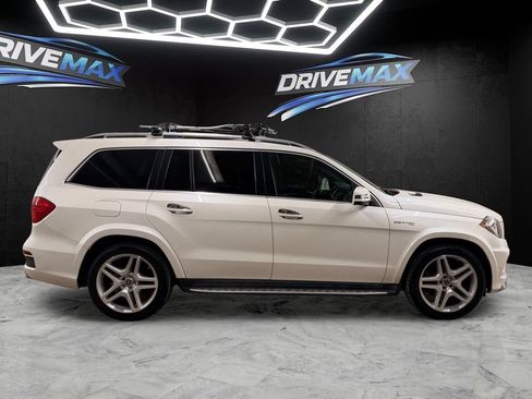 Used 2016 Mercedes-Benz GL 550 4MATIC image 4